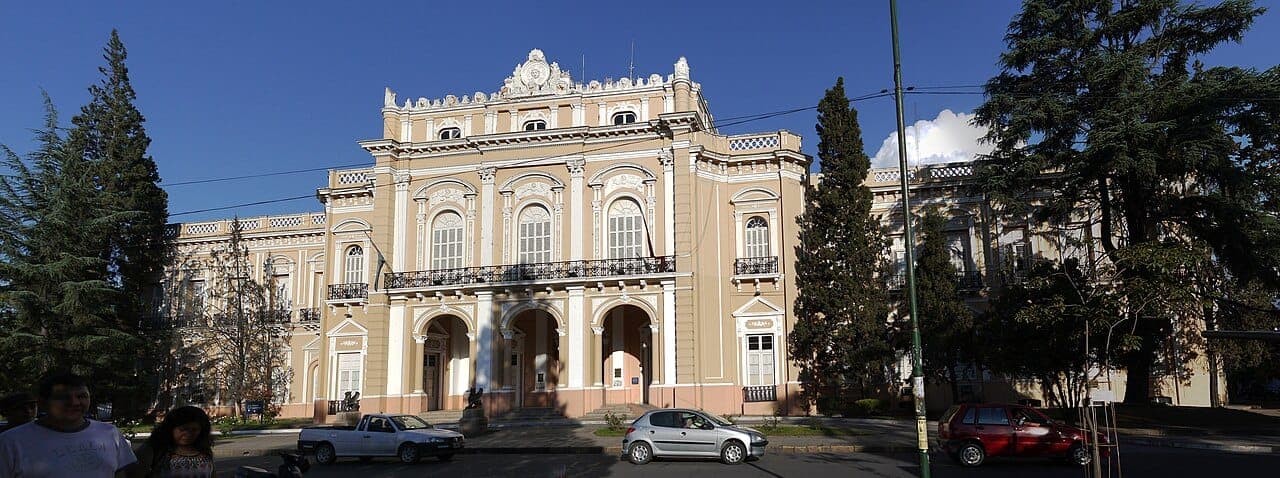 La Legislatura de Salta aprobó limitar las reelecciones indefinidas de intendentes y concejales