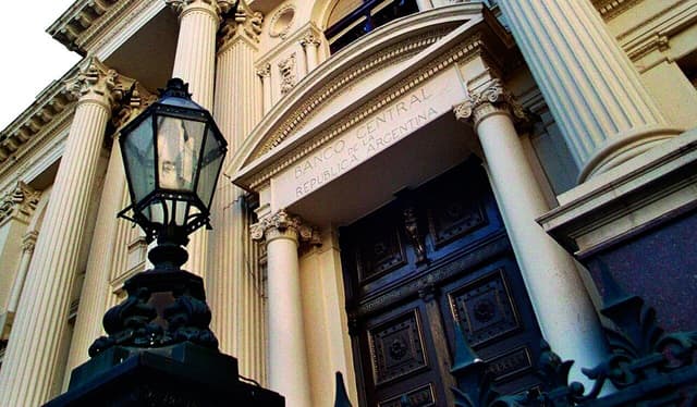 El dólar oficial cerró la semana estable y el Banco Central sumó reservas por quinta rueda consecutiva